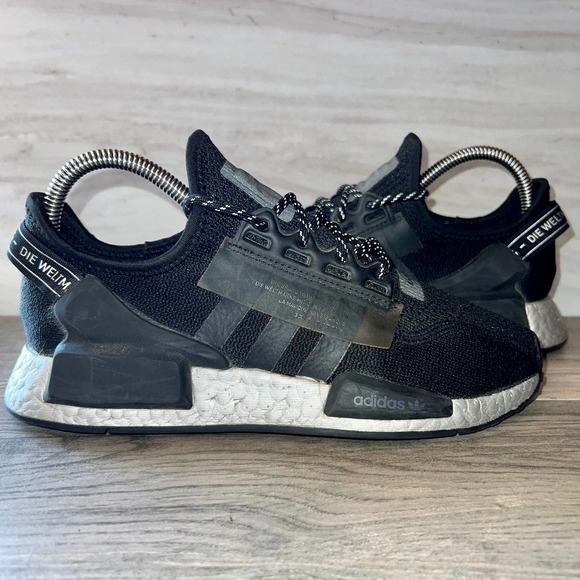 Adidas NMD R1 V2 Shoes in Silver Boost Metallic - Picture 2 of 8